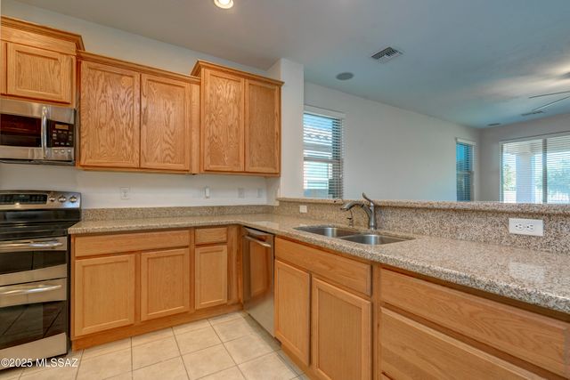 8592 N Western Juniper Terrace, Tucson, AZ 85743