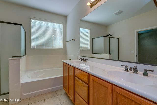 8592 N Western Juniper Terrace, Tucson, AZ 85743