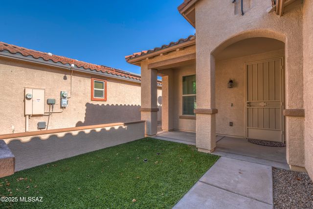 8592 N Western Juniper Terrace, Tucson, AZ 85743