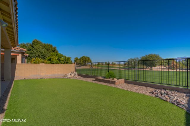 8592 N Western Juniper Terrace, Tucson, AZ 85743