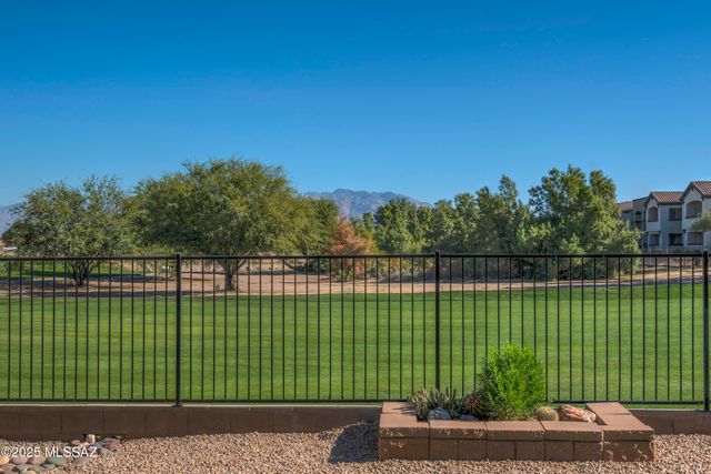 8592 N Western Juniper Terrace, Tucson, AZ 85743
