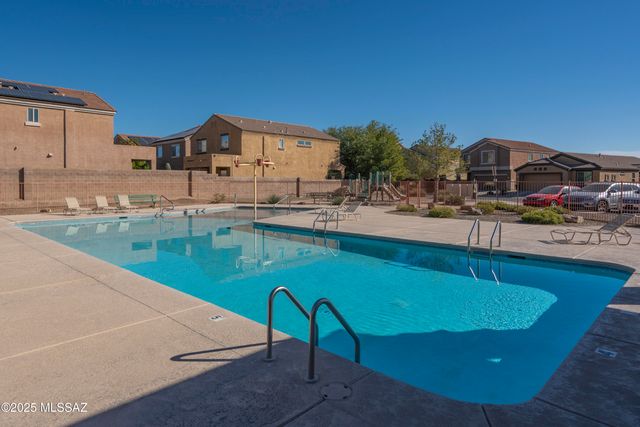 8592 N Western Juniper Terrace, Tucson, AZ 85743