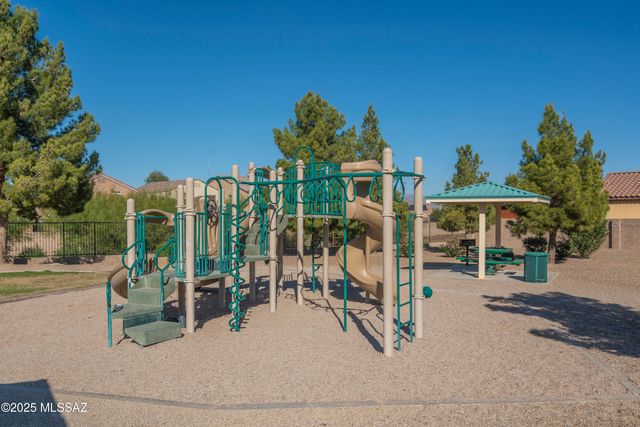 8592 N Western Juniper Terrace, Tucson, AZ 85743