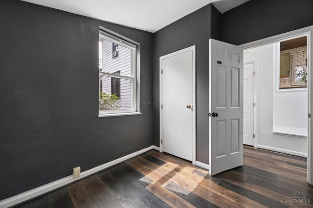 24 E Sharon Road, Glendale, OH 45246