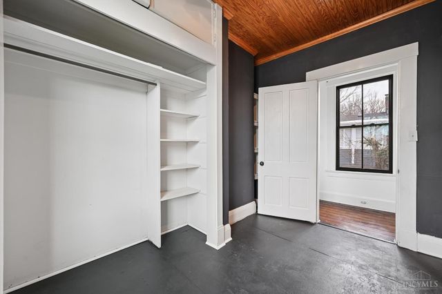 24 E Sharon Road, Glendale, OH 45246