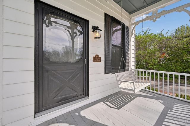 24 E Sharon Road, Glendale, OH 45246