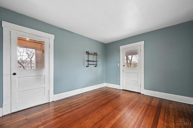 24 E Sharon Road, Glendale, OH 45246