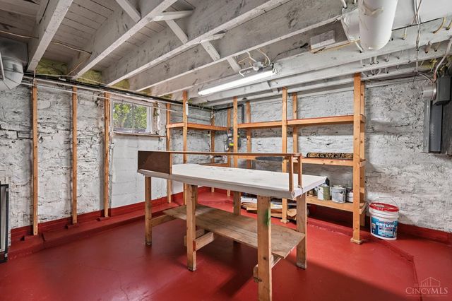 24 E Sharon Road, Glendale, OH 45246