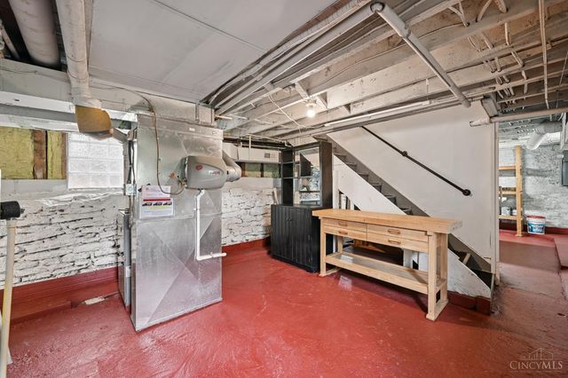 24 E Sharon Road, Glendale, OH 45246