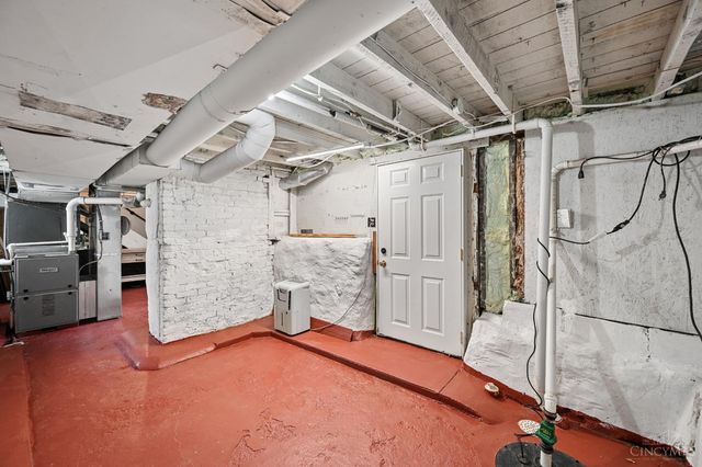 24 E Sharon Road, Glendale, OH 45246