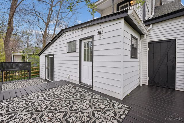 24 E Sharon Road, Glendale, OH 45246