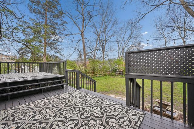 24 E Sharon Road, Glendale, OH 45246