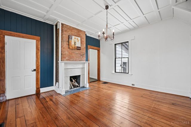 24 E Sharon Road, Glendale, OH 45246