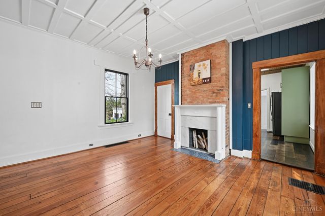 24 E Sharon Road, Glendale, OH 45246