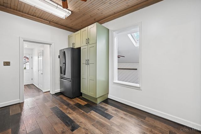 24 E Sharon Road, Glendale, OH 45246