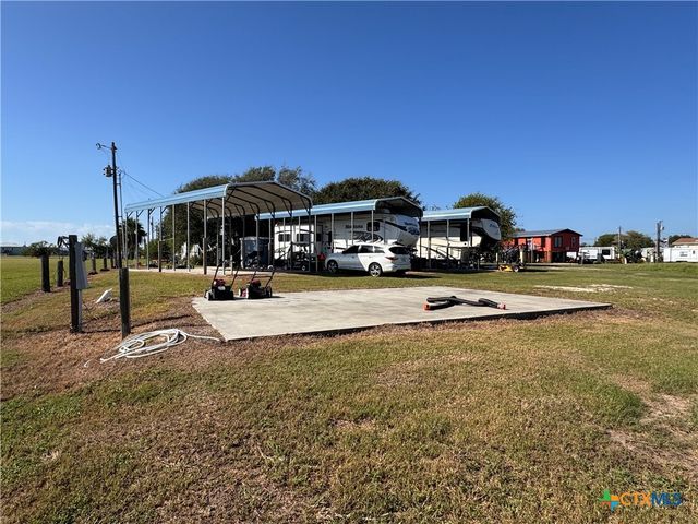 193 Silkstocking Street, Port Lavaca, TX 77979