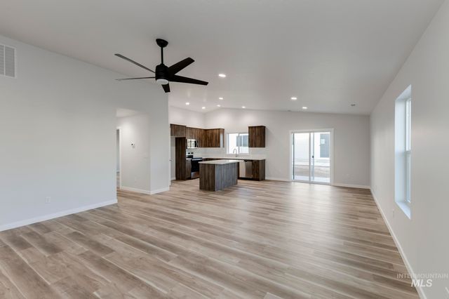 501 Waverly Ave, Middleton, ID 83644