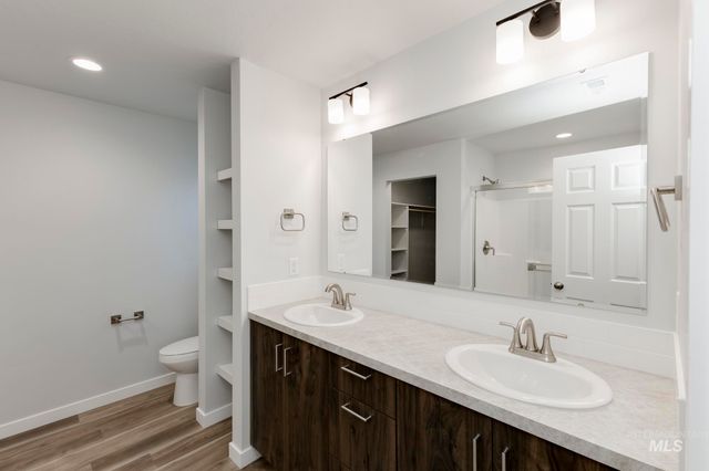 501 Waverly Ave, Middleton, ID 83644