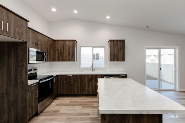 501 Waverly Ave, Middleton, ID 83644