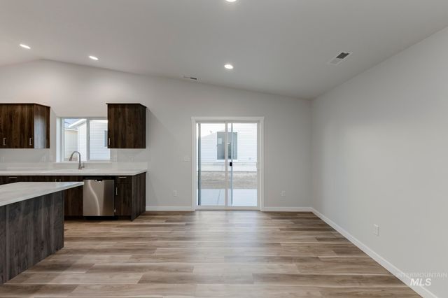 501 Waverly Ave, Middleton, ID 83644