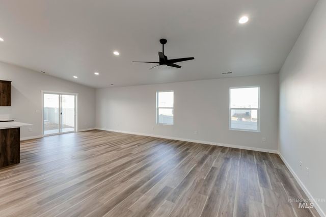 501 Waverly Ave, Middleton, ID 83644