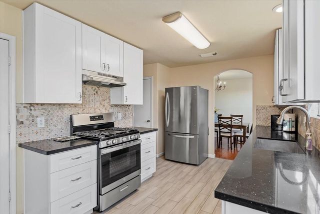 3231 Dogwood Springs Drive, Houston, TX 77073