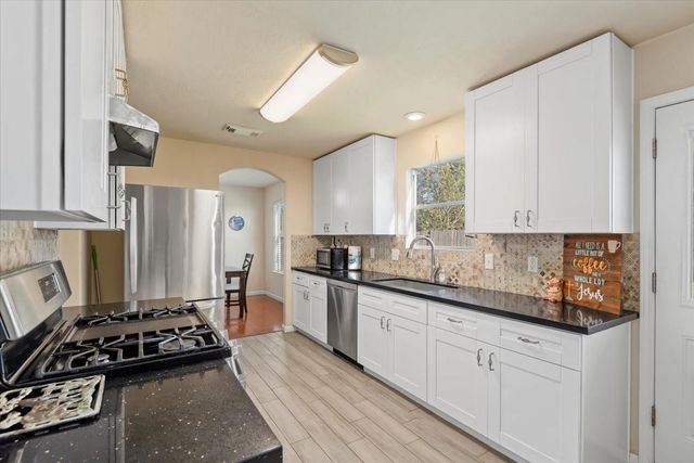 3231 Dogwood Springs Drive, Houston, TX 77073