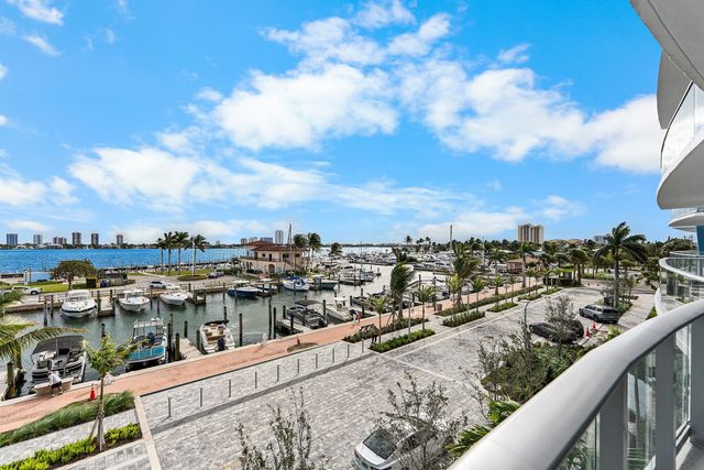 220 Lake Shore Drive 304, Lake Park, FL 33403