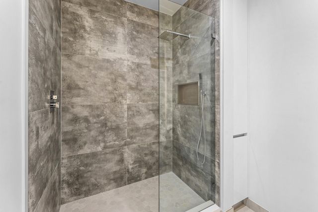 220 Lake Shore Drive 304, Lake Park, FL 33403