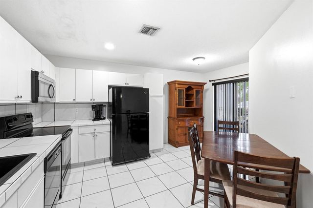 120 Sunshine Boulevard, Royal Palm Beach, FL 33411