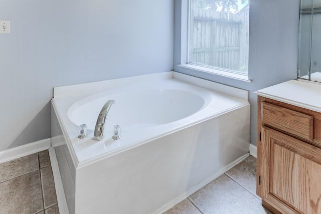 4118 Windjammer Court, Seabrook, TX 77586