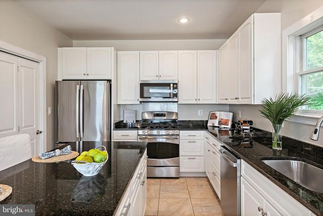 621 HARBOR DR, Annapolis, MD 21403