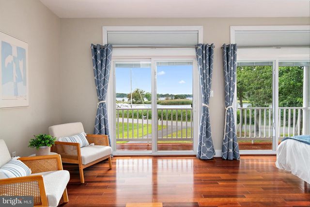 621 HARBOR DR, Annapolis, MD 21403