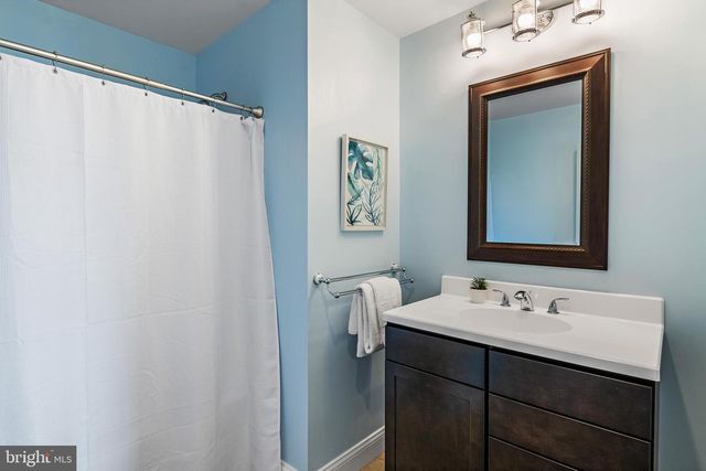 621 HARBOR DR, Annapolis, MD 21403