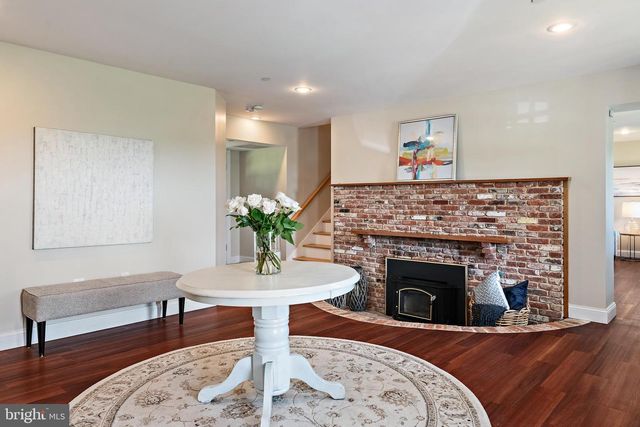 621 HARBOR DR, Annapolis, MD 21403