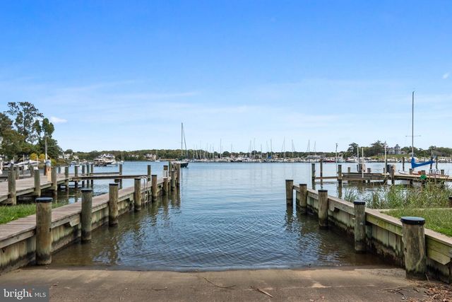 621 HARBOR DR, Annapolis, MD 21403