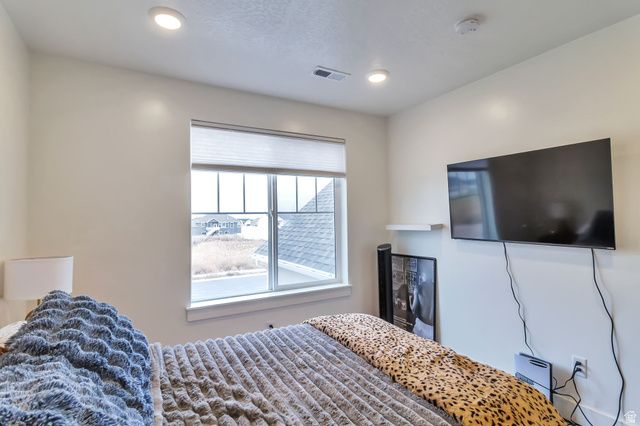 5417 W 3850 S, Hooper, UT 84315
