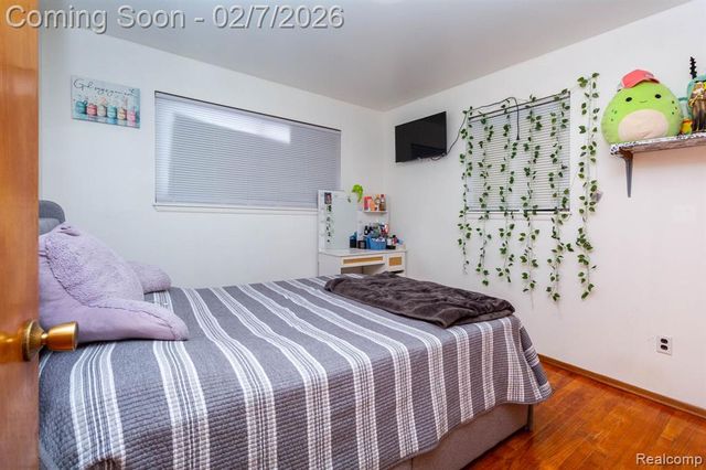 29327 Orvylle Drive, Warren, MI 48092