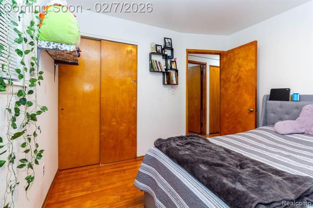 29327 Orvylle Drive, Warren, MI 48092