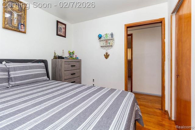 29327 Orvylle Drive, Warren, MI 48092