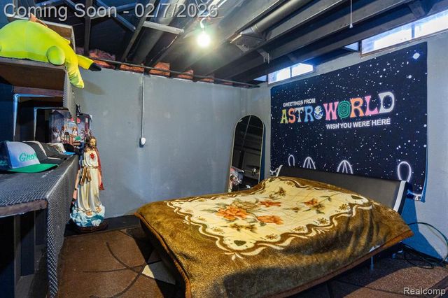 29327 Orvylle Drive, Warren, MI 48092