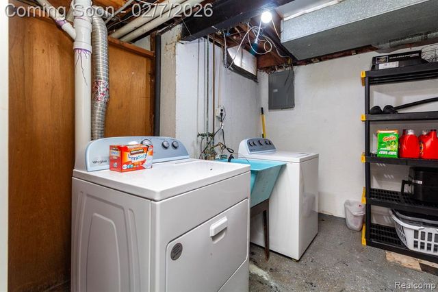 29327 Orvylle Drive, Warren, MI 48092