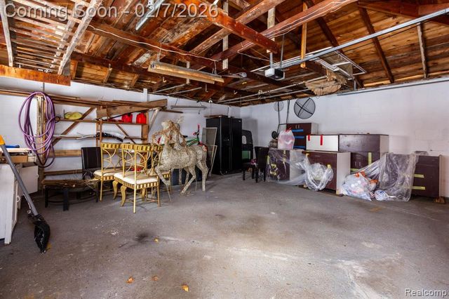 29327 Orvylle Drive, Warren, MI 48092