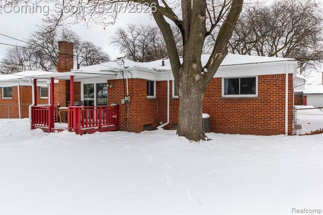 29327 Orvylle Drive, Warren, MI 48092