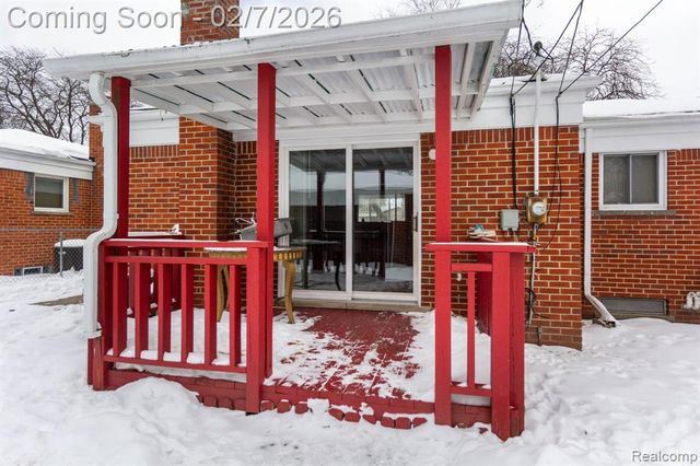 29327 Orvylle Drive, Warren, MI 48092