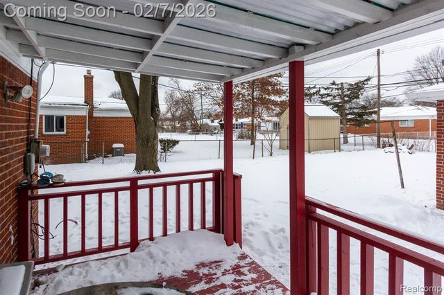 29327 Orvylle Drive, Warren, MI 48092