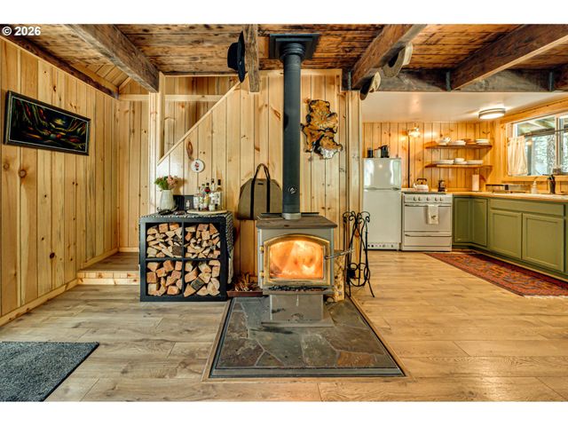 141 Northoowds Cabin, Cougar, WA 98616