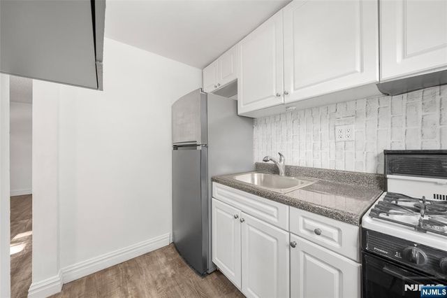 1267 Anderson Avenue 32, Fort Lee, NJ 07024