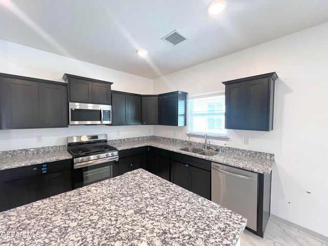 3860 Bubble Place, El Paso, TX 79938