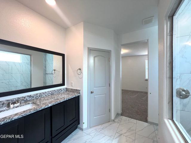 3860 Bubble Place, El Paso, TX 79938